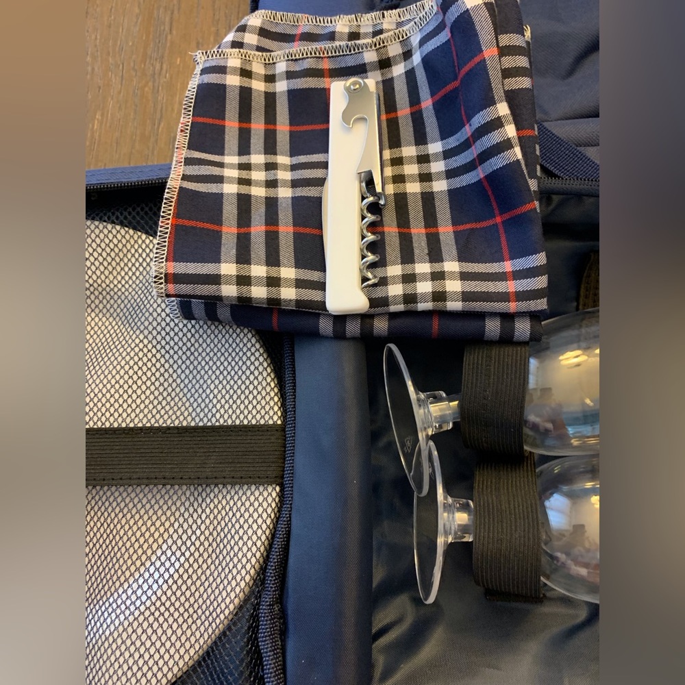 Picnic Backpack for 2 w/Bottle Holder & Blanket Insulated Pocket - Picture 4 of 9